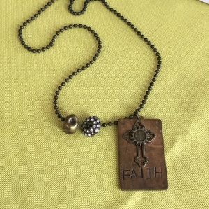 Faith distresspendant cross/crystal & bronze bead